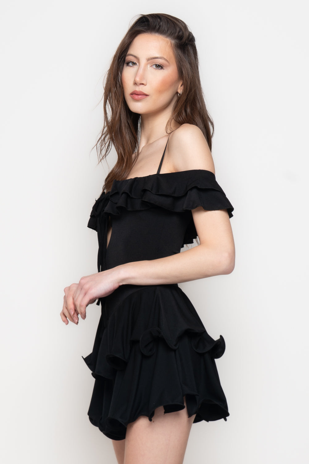 Miniabito Donna con Balze e Spalle Scoperte
