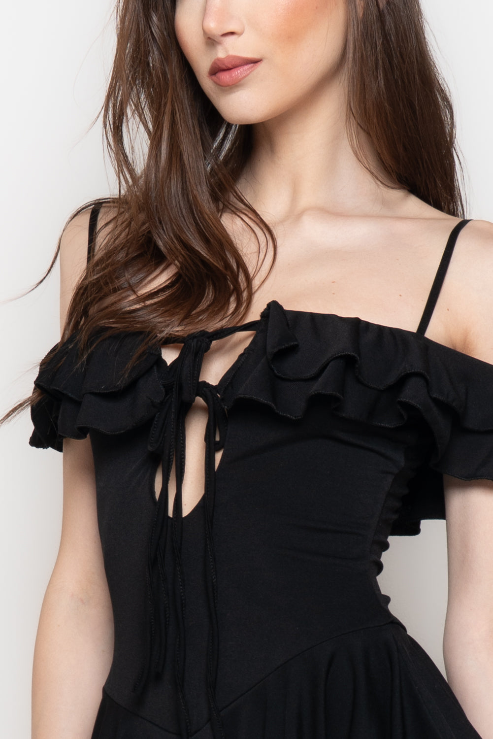 Miniabito Donna con Balze e Spalle Scoperte