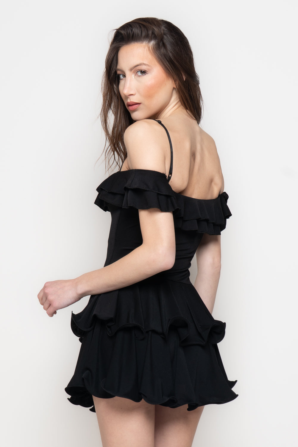 Miniabito Donna con Balze e Spalle Scoperte