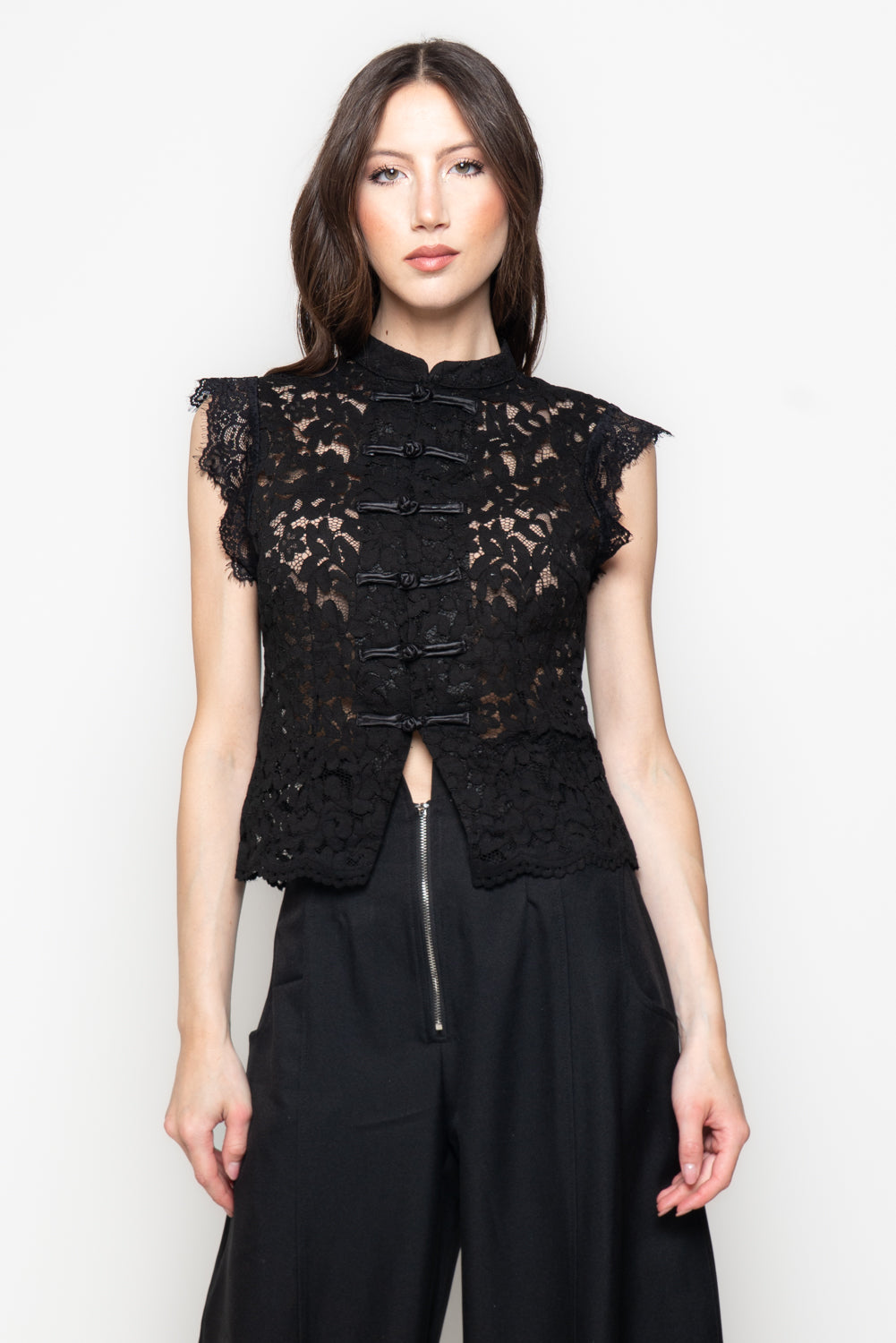 Top in Pizzo con Chiusure Decorative Main image