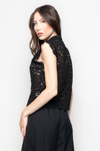 Top in Pizzo con Chiusure Decorative