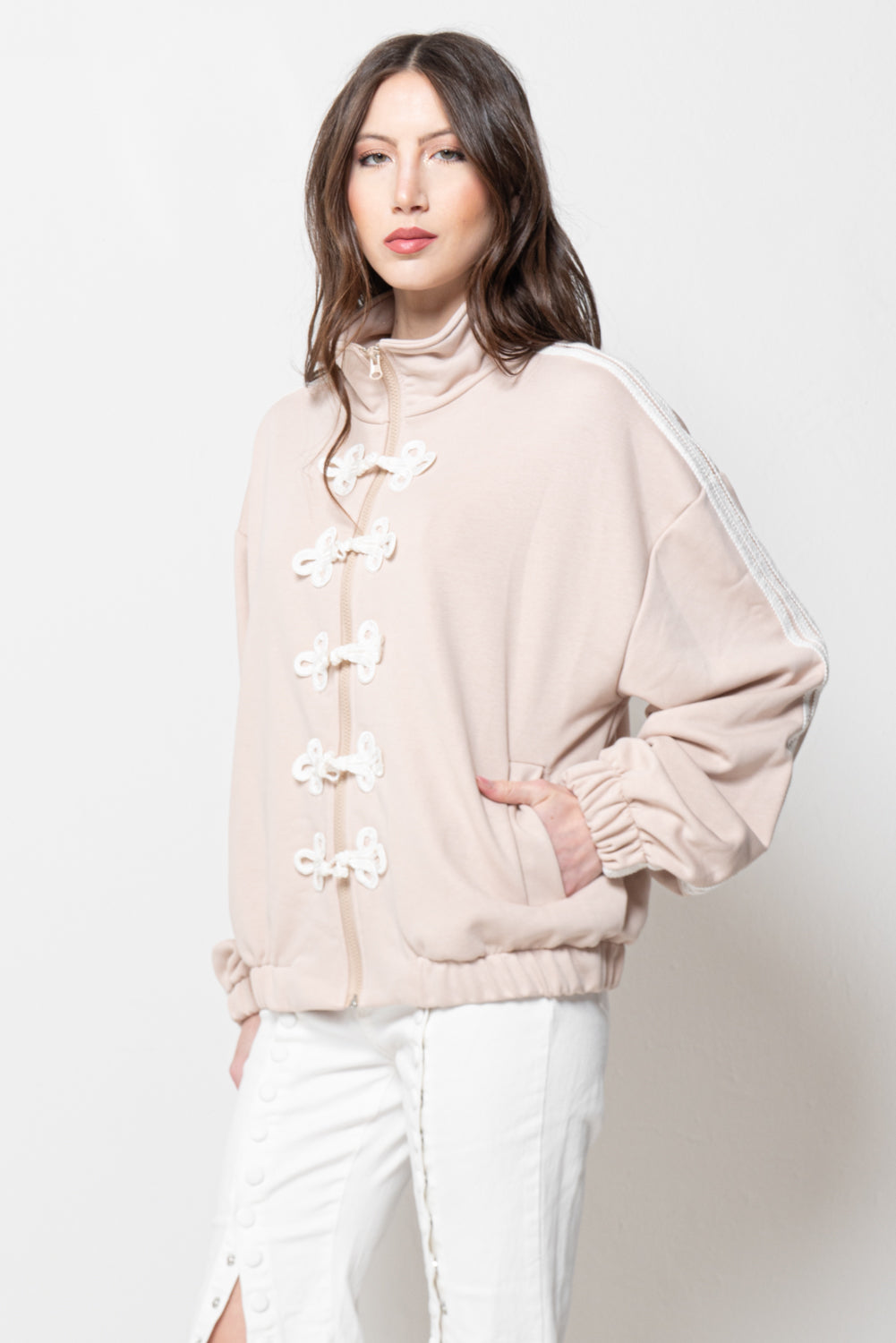 Giacca Oversize Donna Rosa - Zip Alta e Dettagli Nodo alamari orientale