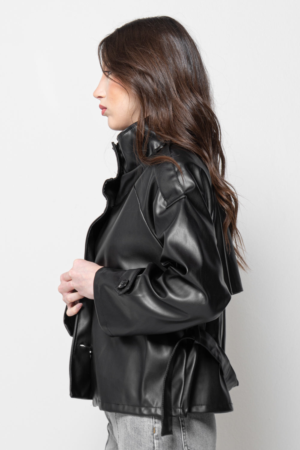 Giacca Donna Nera Effetto Pelle - Corta con Cintura Elegante
