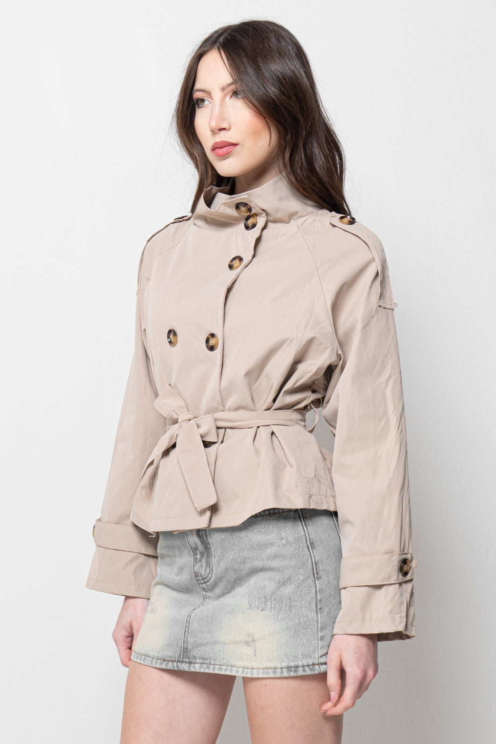 Giacca Trench Corta Donna Beige - Doppiopetto con Cintura Elegante