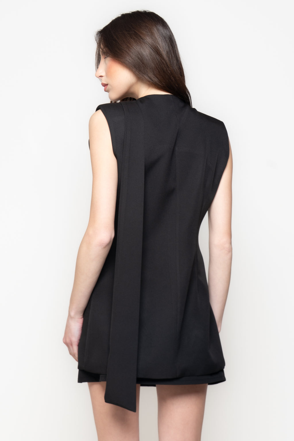 Gilet Sartoriale Nero con Dettaglio Drappeggiato