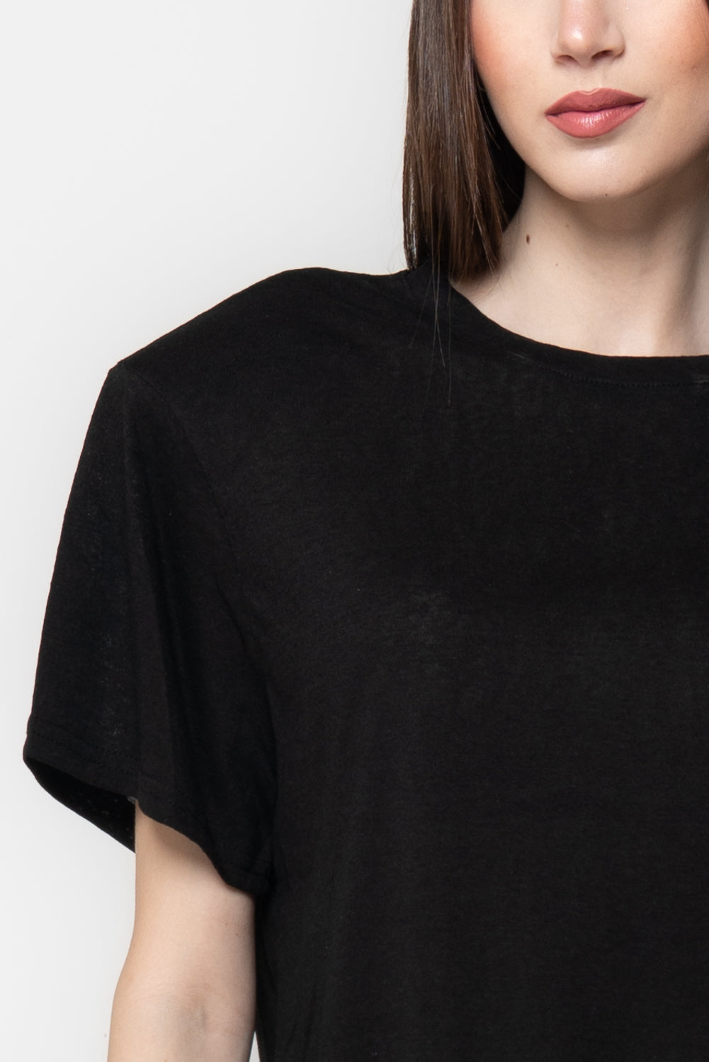 T-Shirt Donna Nera con Spalline Strutturate Oversize