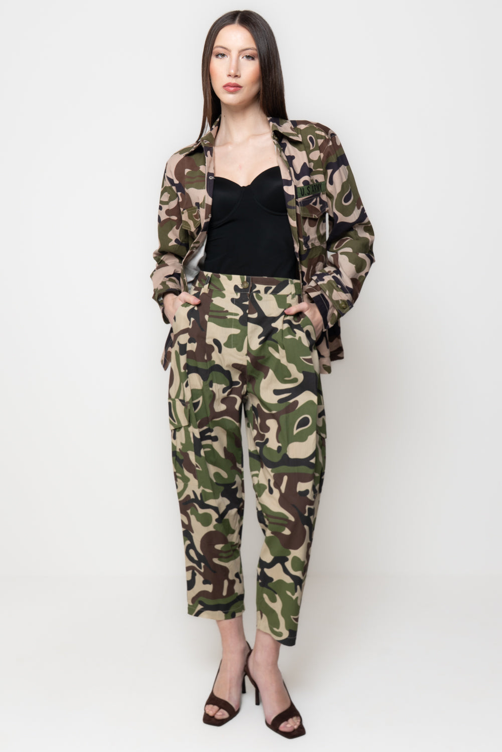 Pantalone Donna Camouflage Stile Cargo con Tasche Utility