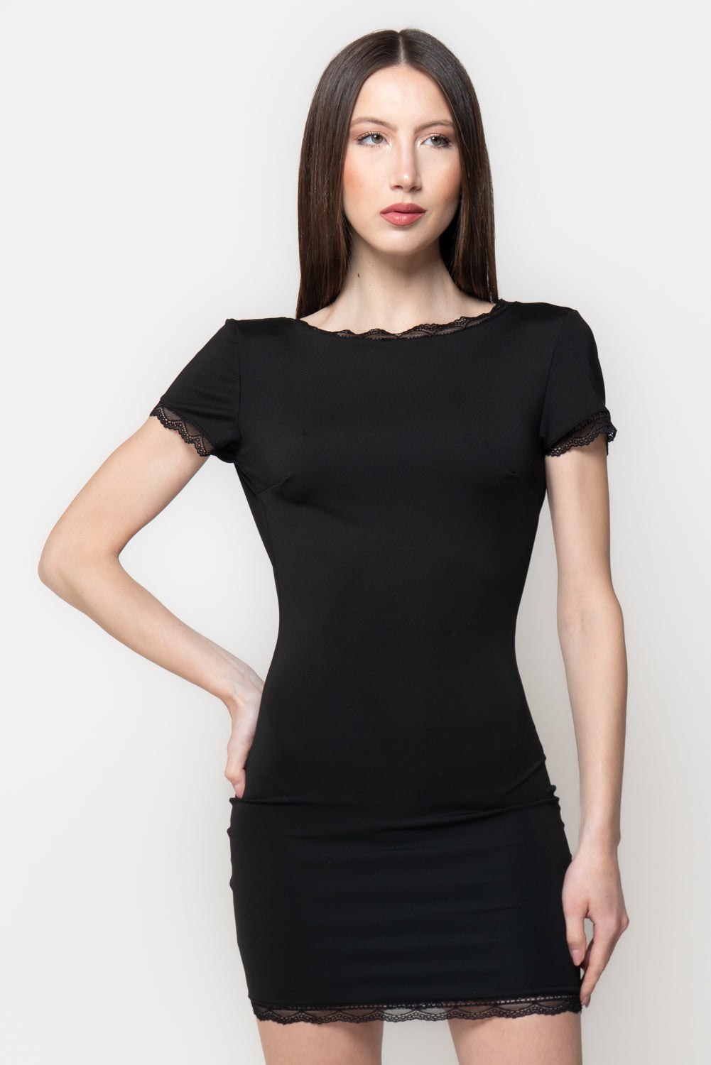 Miniabito Nero Aderente con Schiena Scoperta e Inserti in Pizzo Secondary image