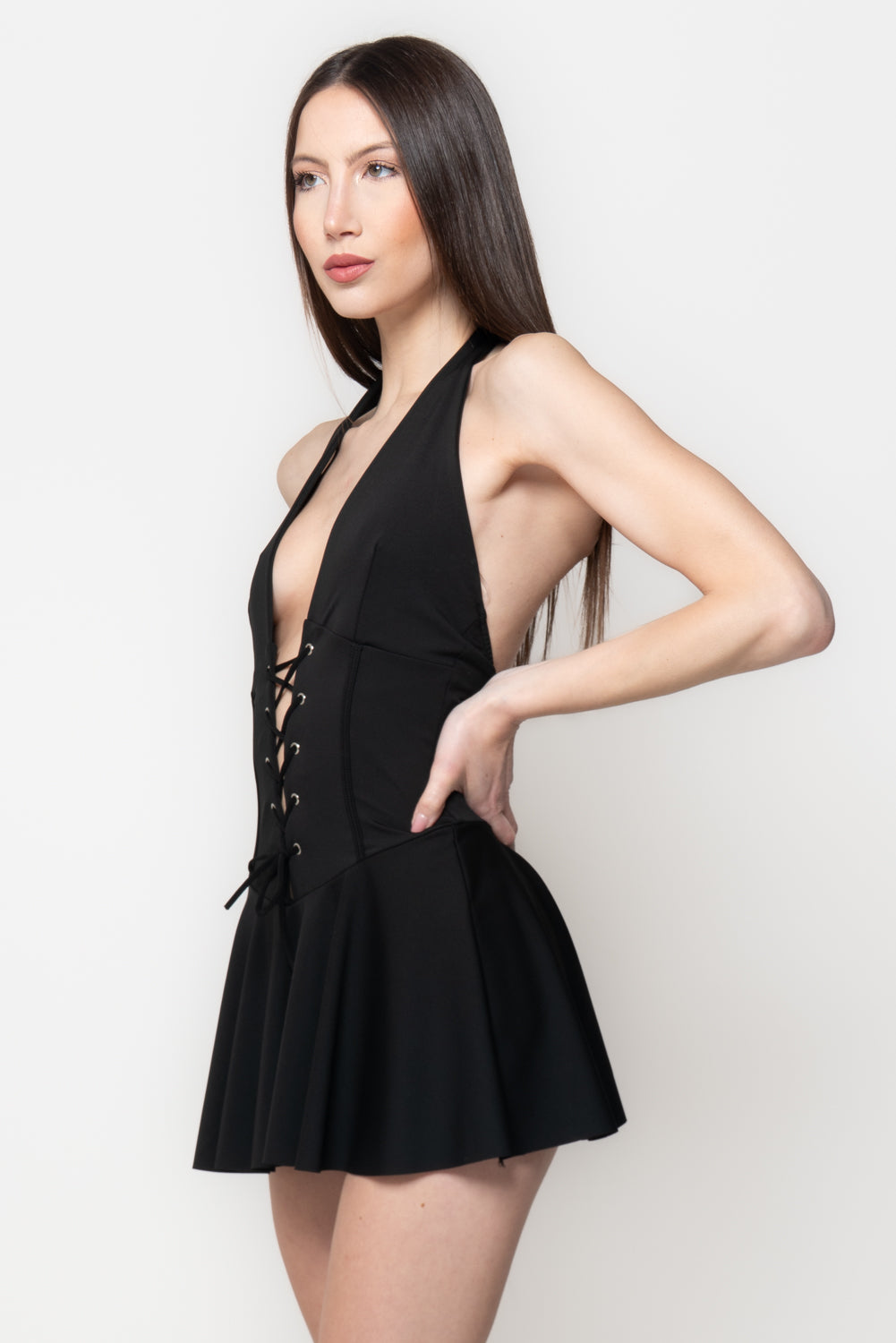 Abito Mini Nero Halter con Allacciatura Corsetto e Gonna Svasata