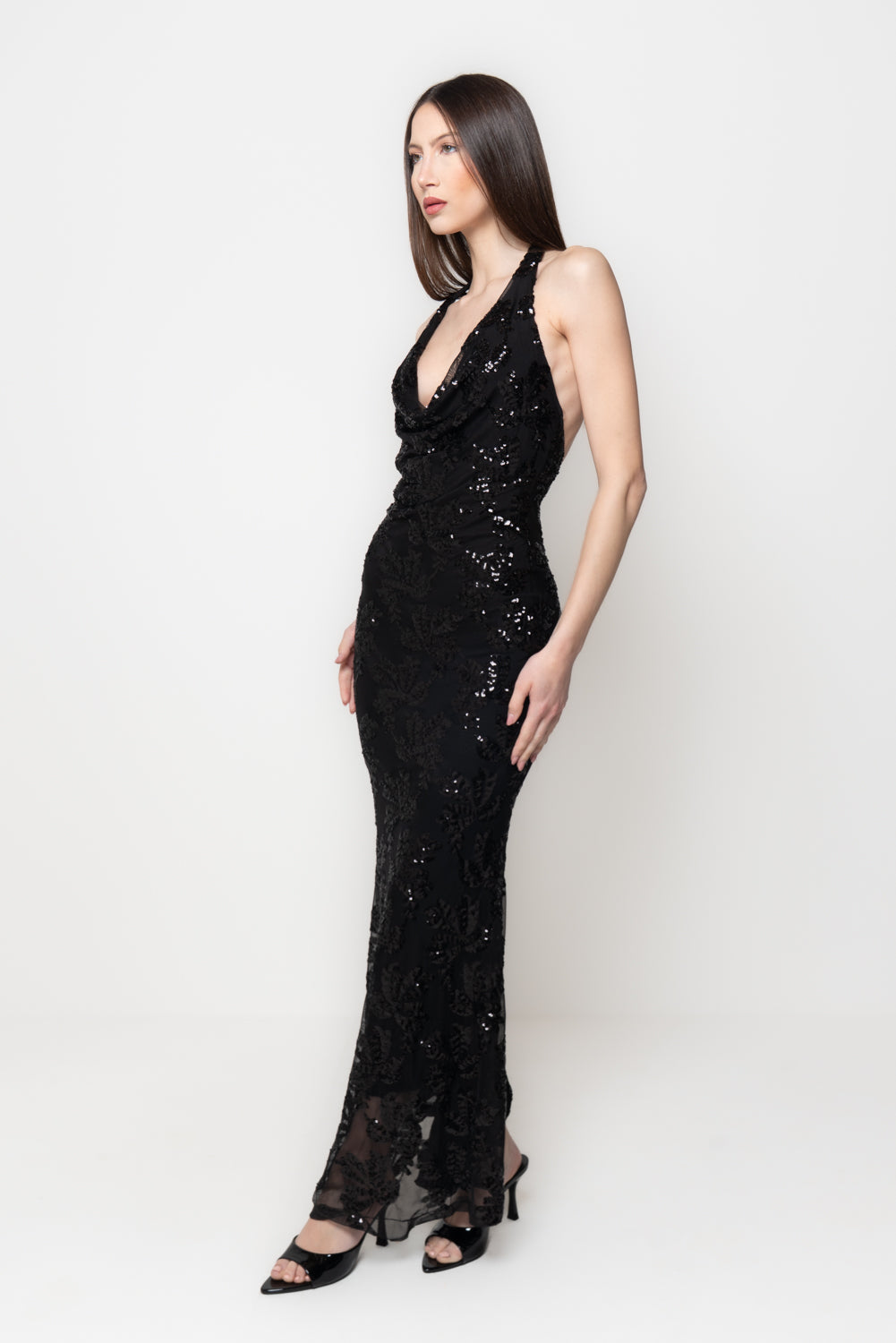 Abito Lungo Nero Elegante con Paillettes e Schiena Scoperta
