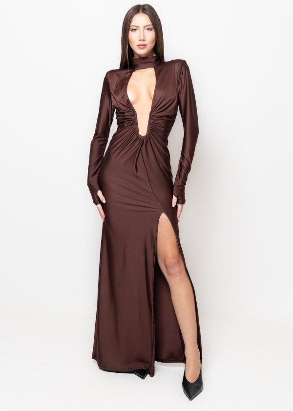 Abito cioccolato con scollo profondo e slit frontale